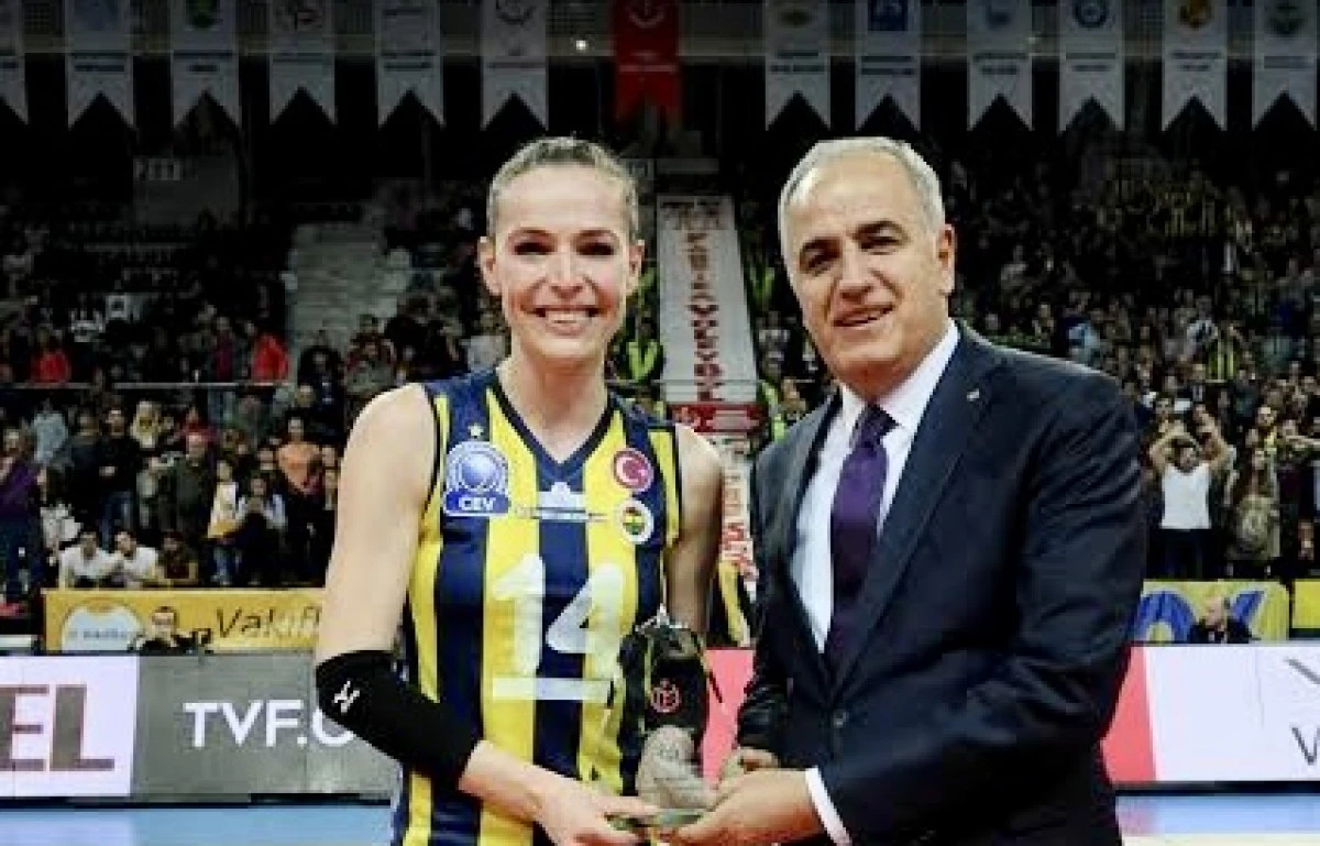 Eda Erdem’in Sosyal Medya Değişikliği: Key People Media’dan isgoodone’a Geçiş Nedenleri ve Tartışmalar 