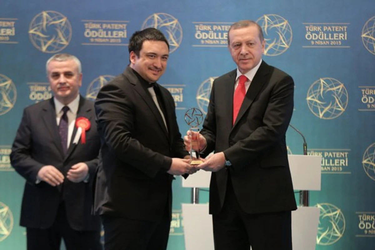 Erdal Can Alkoçlar Kimdir? (Who is Erdal Can Alkoçlar?)