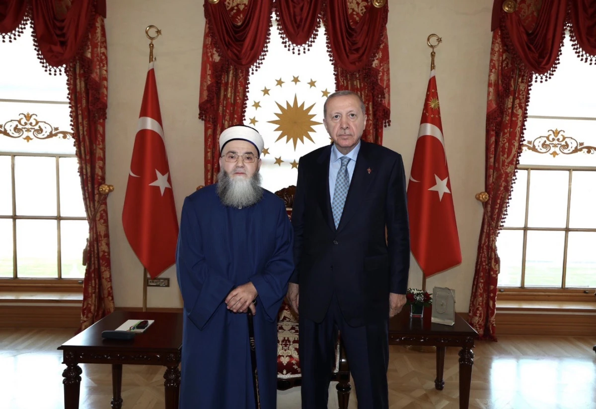 Erdoğan, C&uuml;bbeli Ahmet'i makamında kabul etti