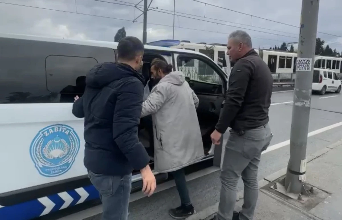 Eyüpsultan Metrobüs Duraklarında Zabıta Müdahalesi: Edirnekapı Şehitliği’nde Uygunsuz Durumlara Son!