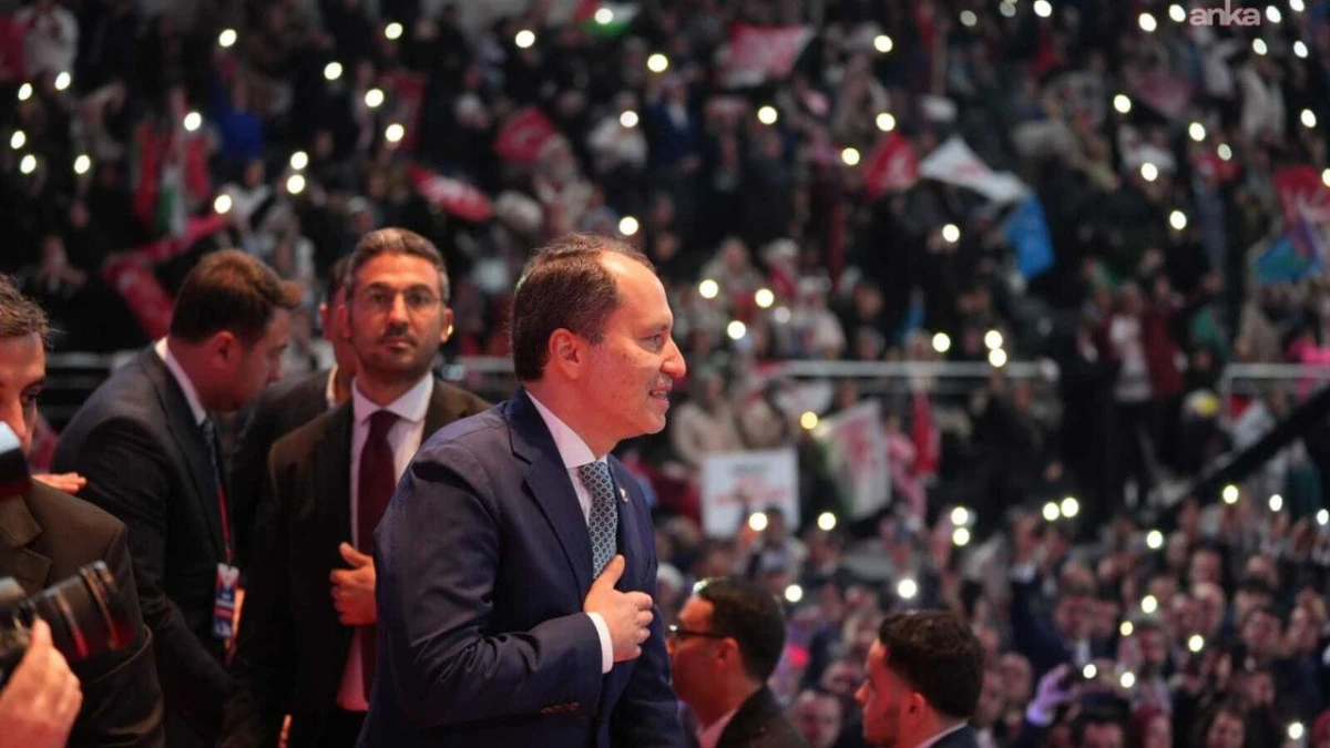Fatih Erbakan Tüm Oyları Toplayarak Yeniden Refah Partisi MKYK’sını Yeniledi: Yeni İsimler ve Kongre Heyecanı