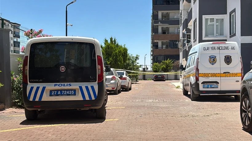 Gaziantep&rsquo;te Anne Kucağındaki &Ccedil;ocuğuyla 8. Kattan Atladı