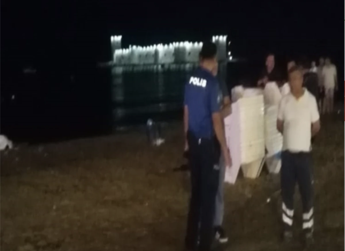 Gece denize giren kişi boğuldu