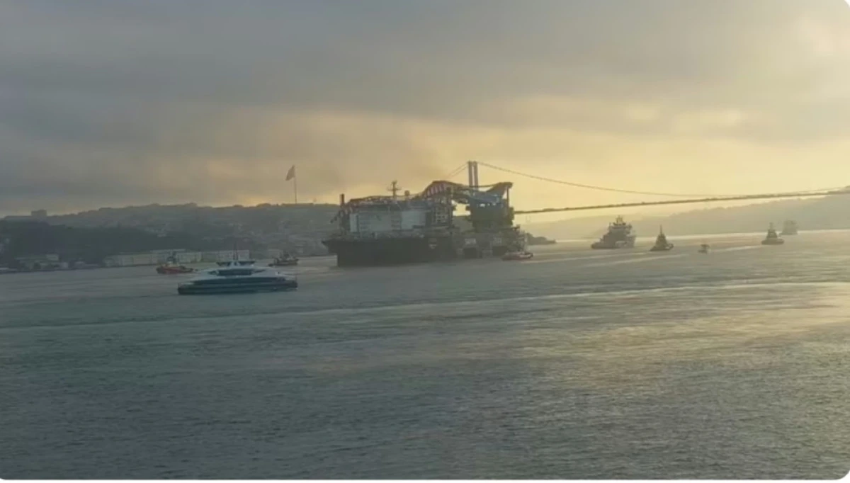 Gemi Trafiği &Ccedil;ift Y&ouml;nl&uuml; Durduruldu