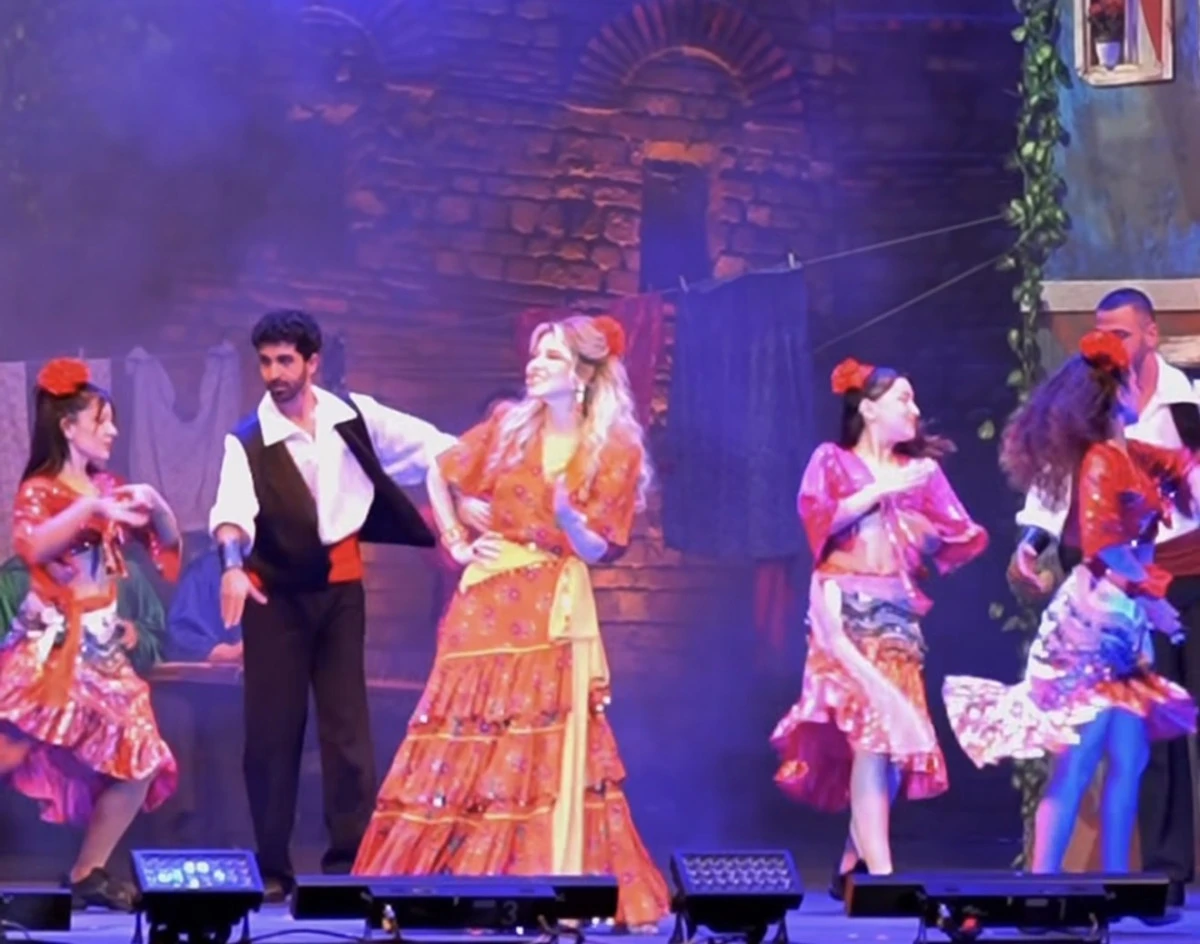 G&uuml;lben Ergen: Hi&ccedil; yakışmadı! Sahnemiz talihsizlik yaşadı