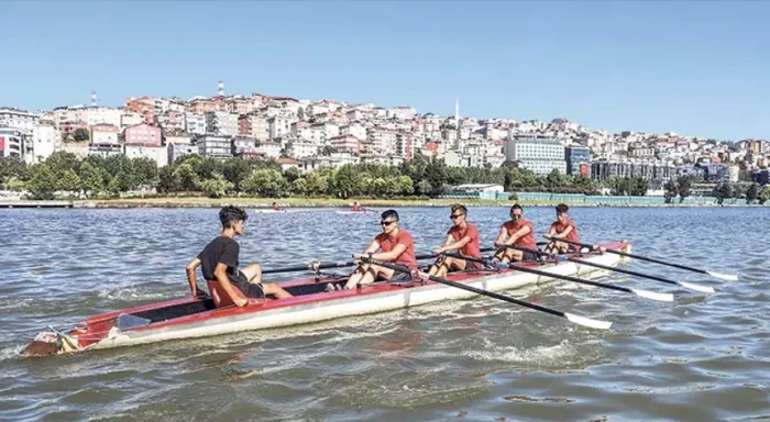 Haliç'te kürek sporuna ilgi yükselişte