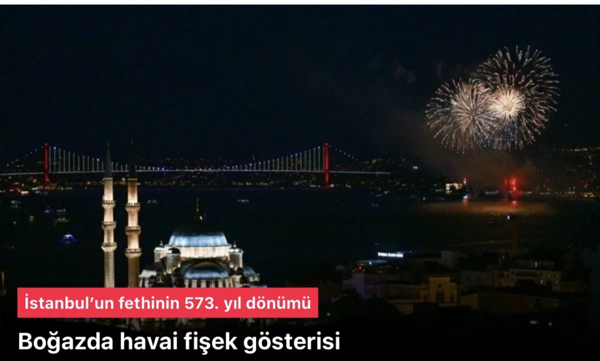 İstanbul Boğazı havai fişek g&ouml;sterisi havadan g&ouml;r&uuml;nt&uuml;lendi