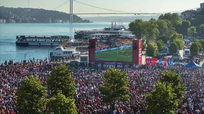 İstanbul Meydanları Milli Heyecanla Dolu: Vatandaşlar Dev Ekranlarda A Milli Takım&rsquo;a Destek Verdi