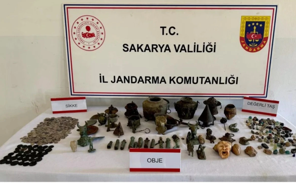 Jandarmadan Tarihi Eser Operasyonu Evden 806 Par&ccedil;a K&uuml;lt&uuml;r Varlığı &Ccedil;ıktı