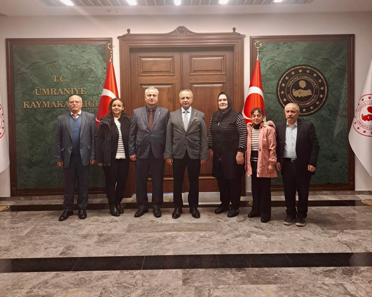 Kadık&ouml;y Tapu ve Cemevi yetkilileri &Uuml;mraniye Kaymakamı Y&uuml;ksel &Ccedil;elik&rsquo;i ziyaret etti