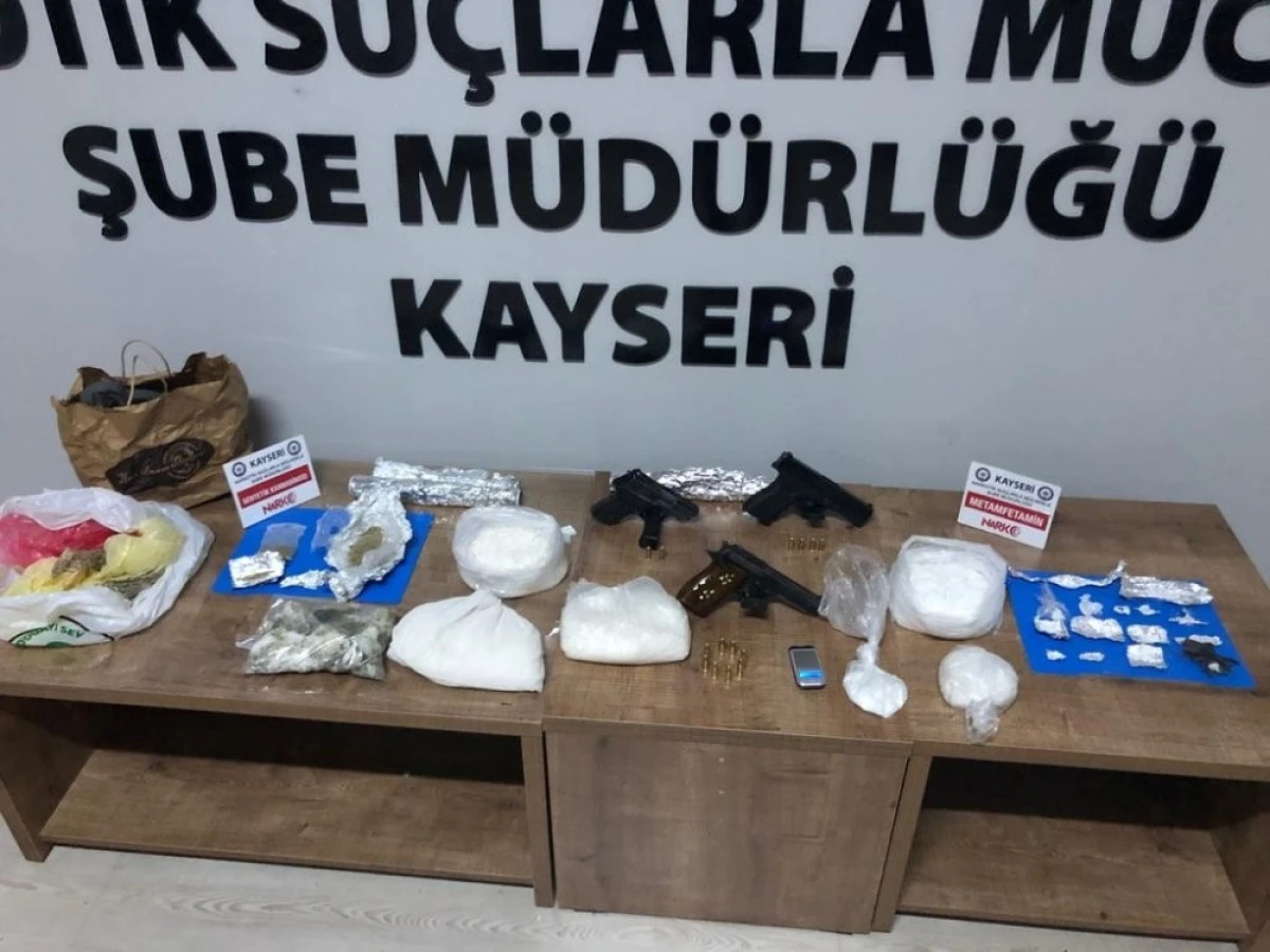 Kayseri'de Uyuşturucu Operasyonu: &Ccedil;ok Sayıda Ş&uuml;pheli G&ouml;zaltına Alındı