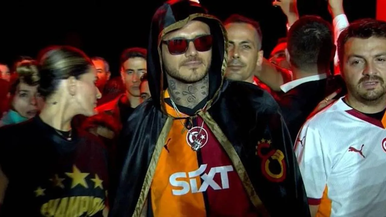 Mauro Icardi&rsquo;nin Galatasaray 26. Şampiyonluk Kutlaması Sevin&ccedil; G&ouml;r&uuml;nt&uuml;leri! Duygusal Anlar RAMS Park&rsquo;ı İniş-&Ccedil;ıkışa D&ouml;nd&uuml;rd&uuml;