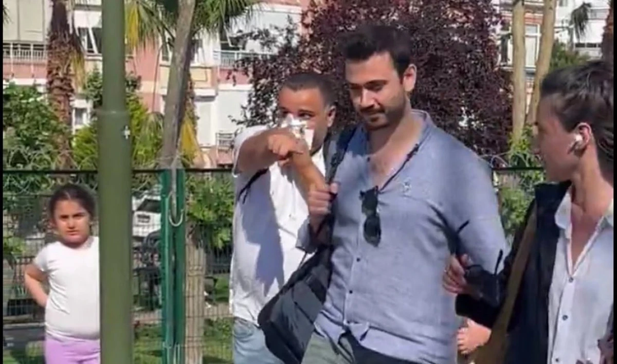 Mavi gömlekli adam! Marmarayda çocukları önünde dövülen baba
