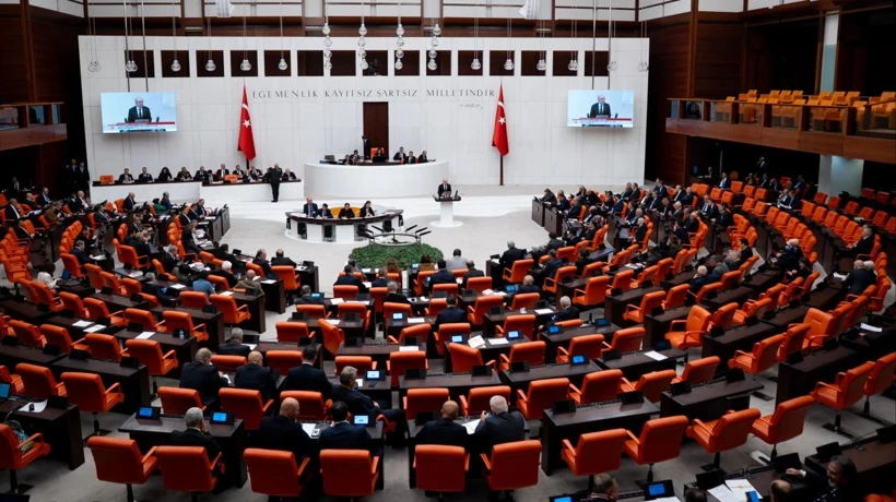 Meclis &Ccedil;alışma S&uuml;resi Uzatıldı: Yaz Tatili İptal Edildi