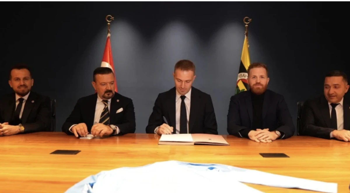 Mert G&uuml;nok tekrar Fenerbah&ccedil;e'de