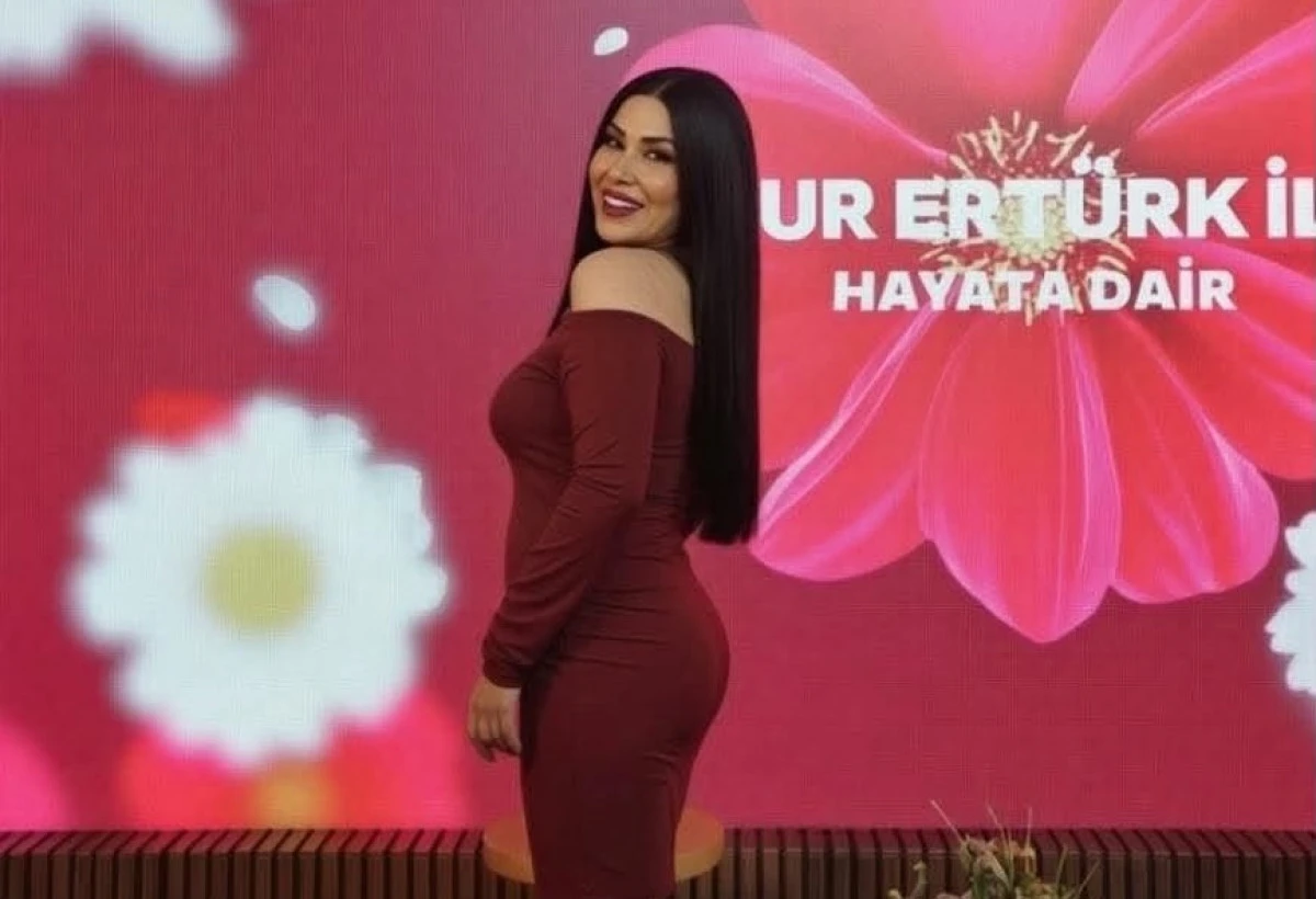 NUR ERT&Uuml;RK D&Ouml;N&Uuml;Ş YAPTI! EKRANLARIN UNUTULMAZ İSMİ ERT&Uuml;K M&Uuml;JDE VERDİ