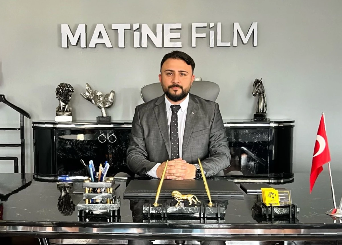 Onur Yaprakçı, medya dünyasında kendi projelerine hayat verme yolculuğunda emin adımlarla ilerliyor.