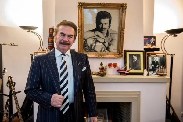Orhan Gencebay’ın Hayatı Film Olacak mı? Arabesk Efsanesinin Biyografisi Beyazperdeye Taşınıyor – Hayranlar Çıldırdı!