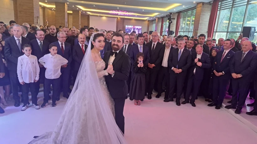 Siyaset, B&uuml;rokrasi ve İş D&uuml;nyası Ordu&rsquo;da D&uuml;ğ&uuml;nde Buluştu! Eski Bakan Yardımcısı Kıran&rsquo;ın Kardeşi Evlendi