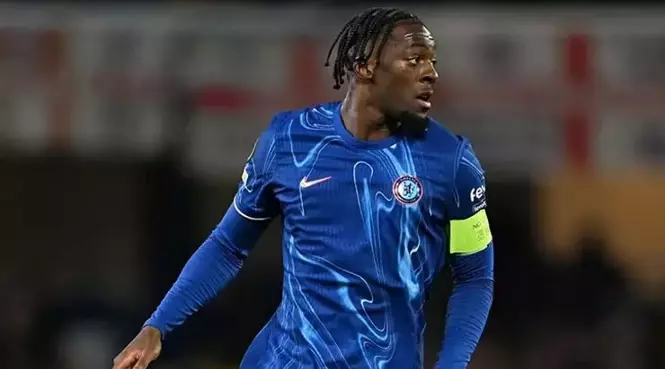 S&uuml;per Lig Transfer Bombaları: Galatasaray Axel Disasi ve Raphael Onyedika Peşinde, Fenerbah&ccedil;e Mohamed Salah ile G&ouml;r&uuml;şmede | Son Dakika Gelişmeler