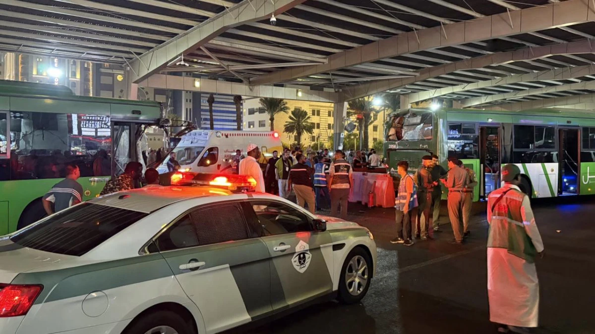 Suudi Arabistan Trafik Kazası: Mekke'de T&uuml;rk Umrecilere Ring Otob&uuml;s&uuml; &Ccedil;arptı - 1 &Ouml;l&uuml;, 2 Yaralı!