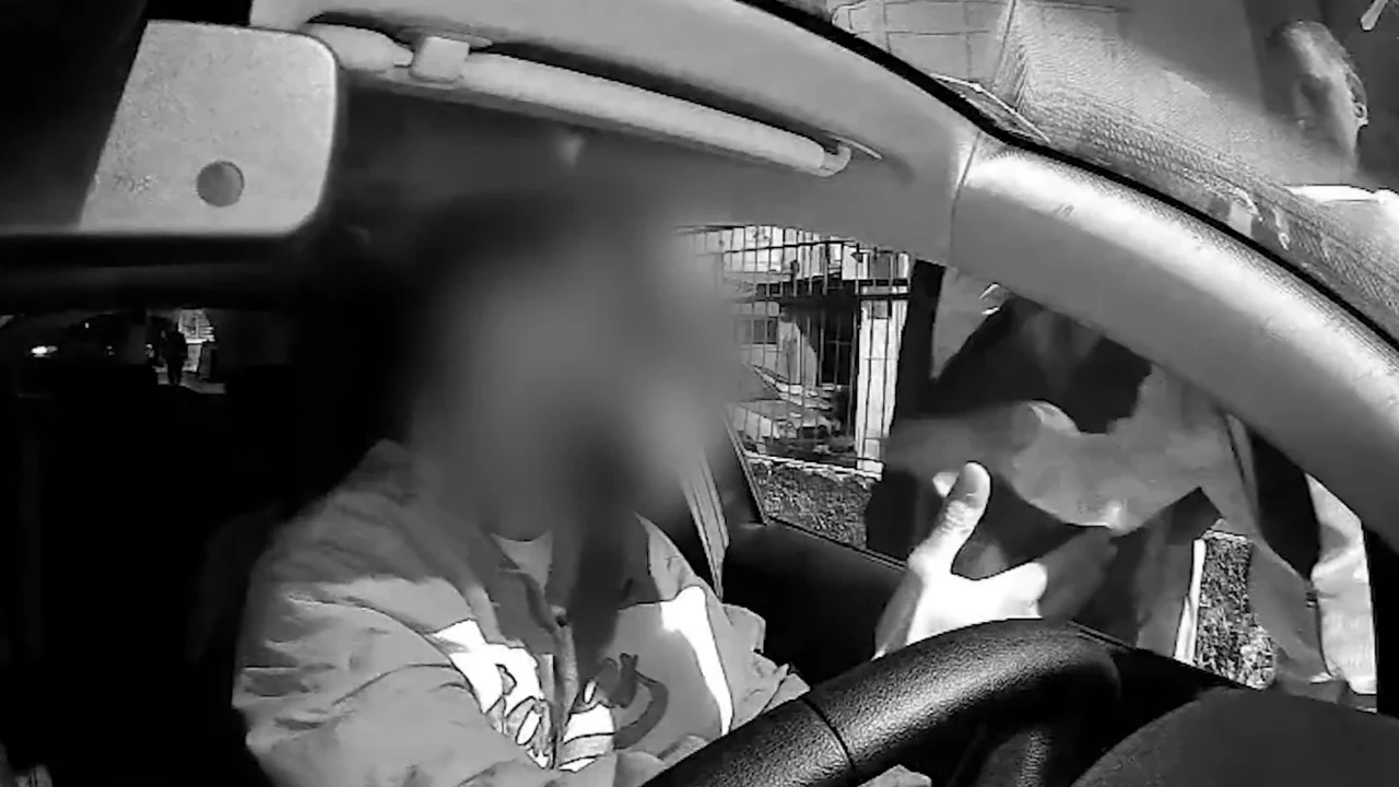 Taksicilerden Uygulama S&uuml;r&uuml;c&uuml;s&uuml;ne Yol Kesme Tehdidi: Adana&rsquo;da Korku Dolu Anlar!