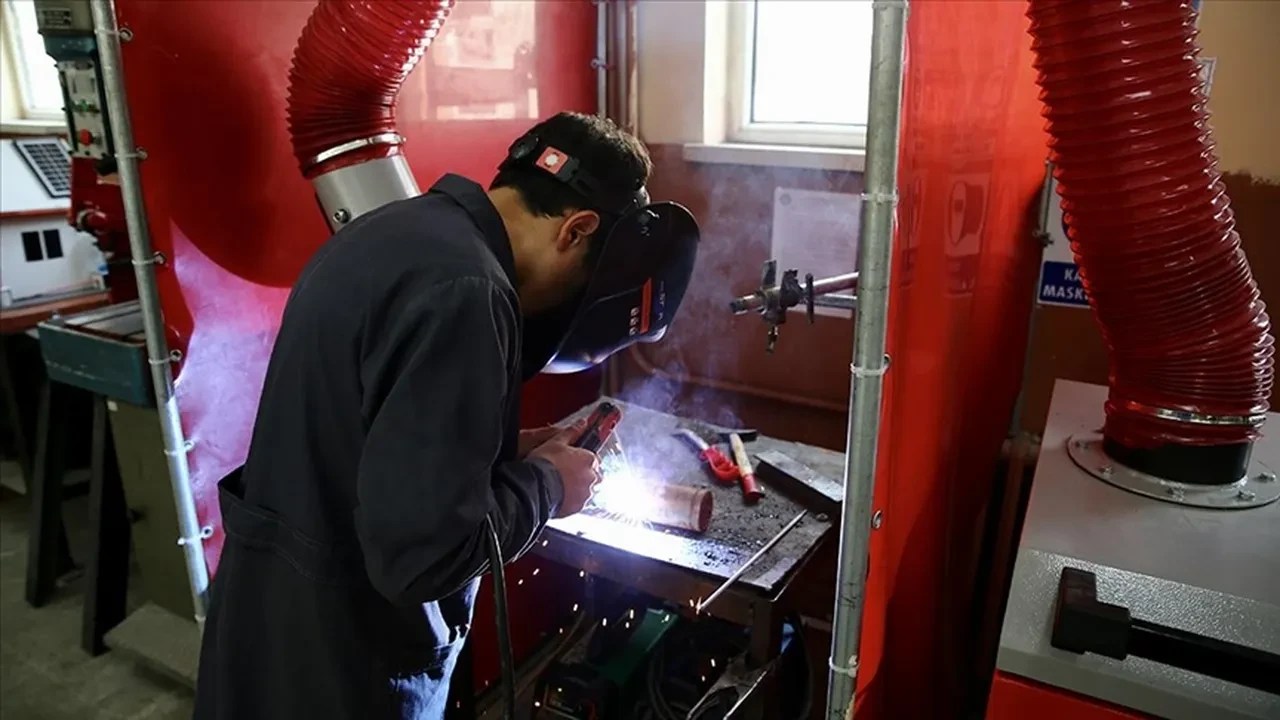 Teknik serviste arıza s&ouml;yleme &uuml;creti! Tarife avukatlarla yarışıyor