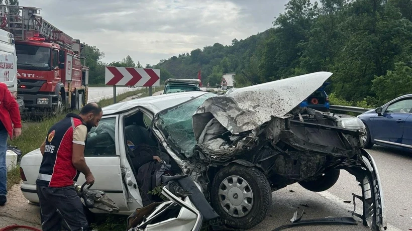 Tokat otomobil ile kamyonet &ccedil;arpışması ile uyandı