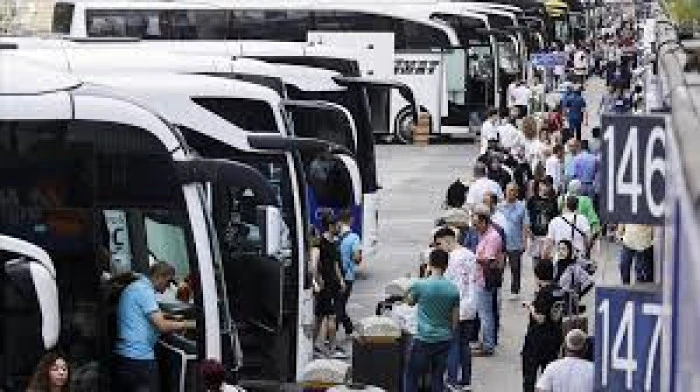 Türkiye'de geçen yıl yaklaşık 2,7 milyon kişi iller arasında göç etti