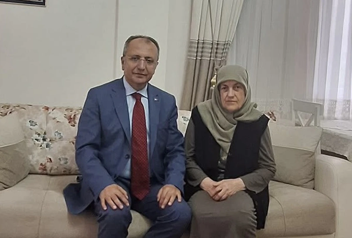 Ümraniye Kaymakamı Yüksel Çelik’ten Anlamlı Ziyaret: Jandarma Şehit Cengiz Yaltıraklı ve Kıbrıs Gazisi Şükrü Aydın Ailelerine Teşekkür