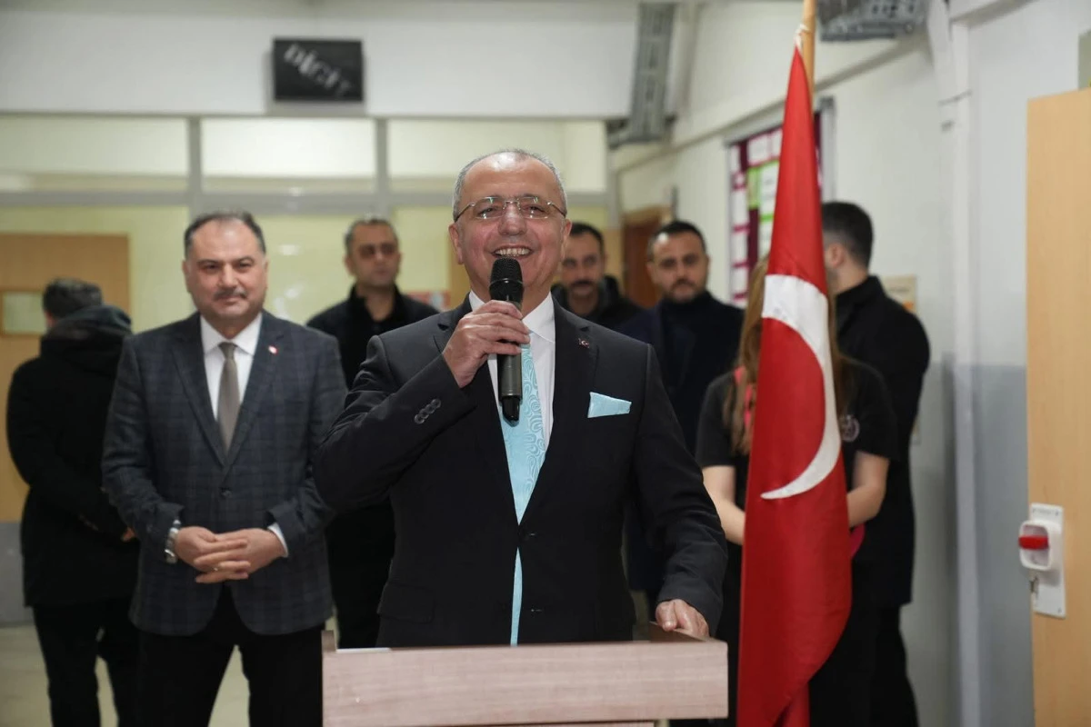 &Uuml;mraniye Kaymakamı Y&uuml;ksel &Ccedil;elik&rsquo;ten Eğitime G&uuml;&ccedil;l&uuml; Destek: &Ouml;ğrencilerle Anlamlı Buluşma