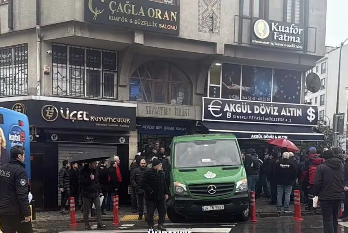 &Uuml;mraniye Sondurak&rsquo;ta Nevzat Bey İş Hanı&rsquo;nda Bor&ccedil;ları y&uuml;z&uuml;nden bir kişi intihar etti
