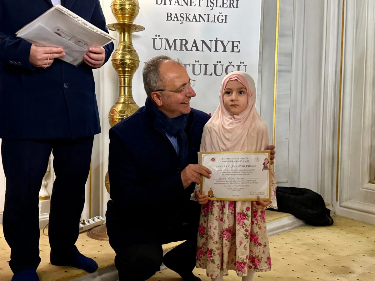 &Uuml;mraniye&rsquo;de &ldquo;Camiler &Ccedil;i&ccedil;ek A&ccedil;ıyor&rdquo; Projesi Kapanış T&ouml;reni: Kaymakam Y&uuml;ksel &Ccedil;elik &Ccedil;ocuklarla Buluştu!