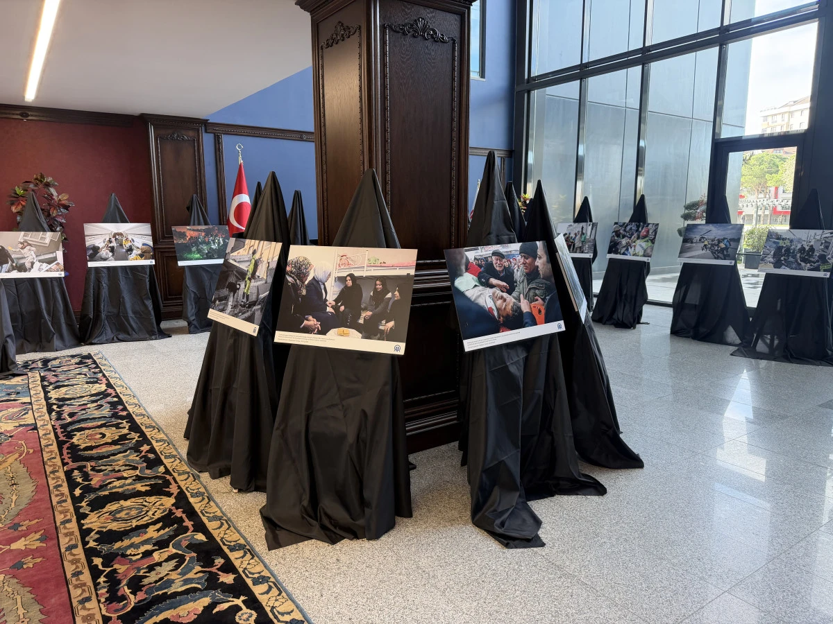 &Uuml;mraniye&rsquo;de Deprem Fotoğrafları Sergisi: Kahramanmaraş Depremi Yıl D&ouml;n&uuml;m&uuml;nde Duygu Dolu Anma