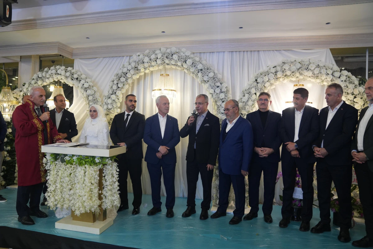 Ümraniye'de Muhteşem Düğün: Mesut Özdemir'in Oğlu Ahmet Raif ile Hilal Paşahan Evlendi!