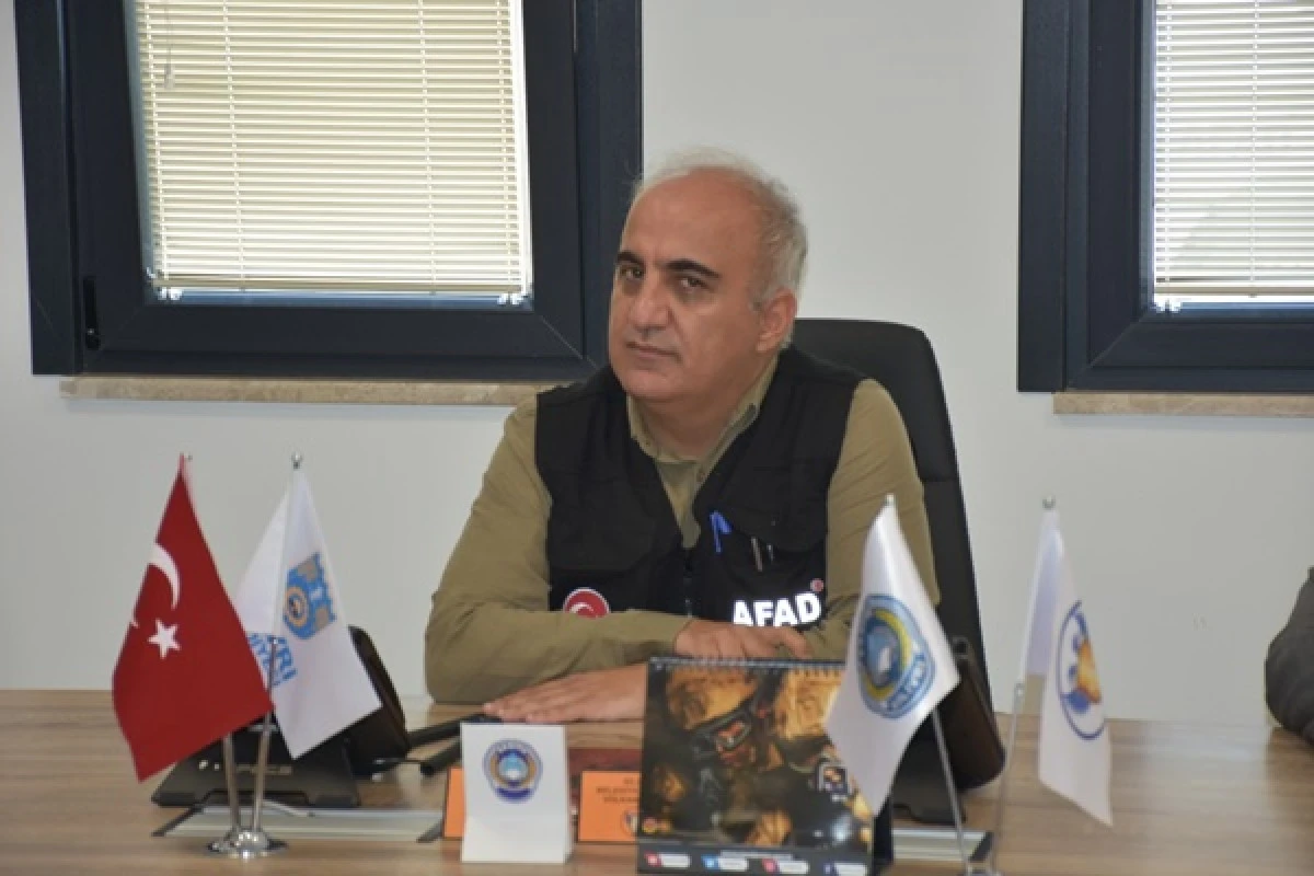 Yaşar Aksanyar, haberlerine yorum yaptırıyor!