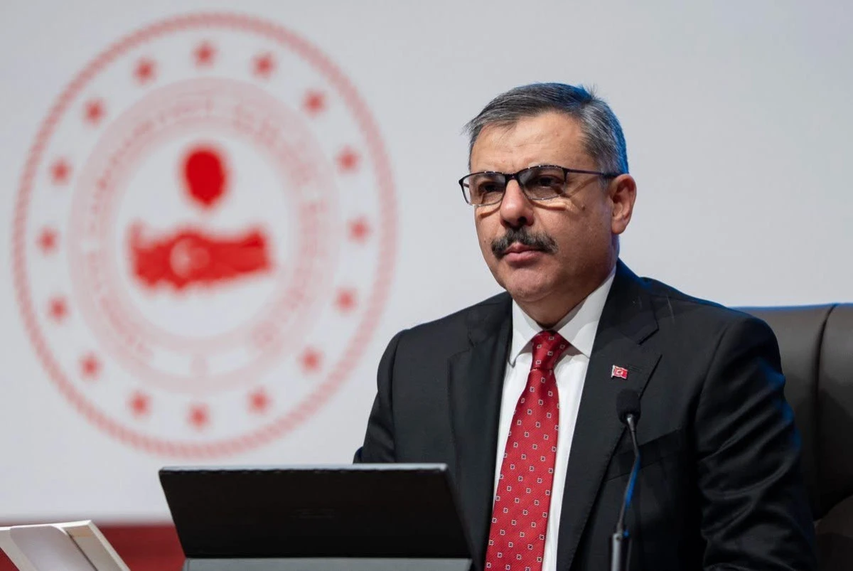 YKS tedbirlerini a&ccedil;ıklayan bakan &Ccedil;İFT&Ccedil;İ: 50 bin personel g&ouml;revli