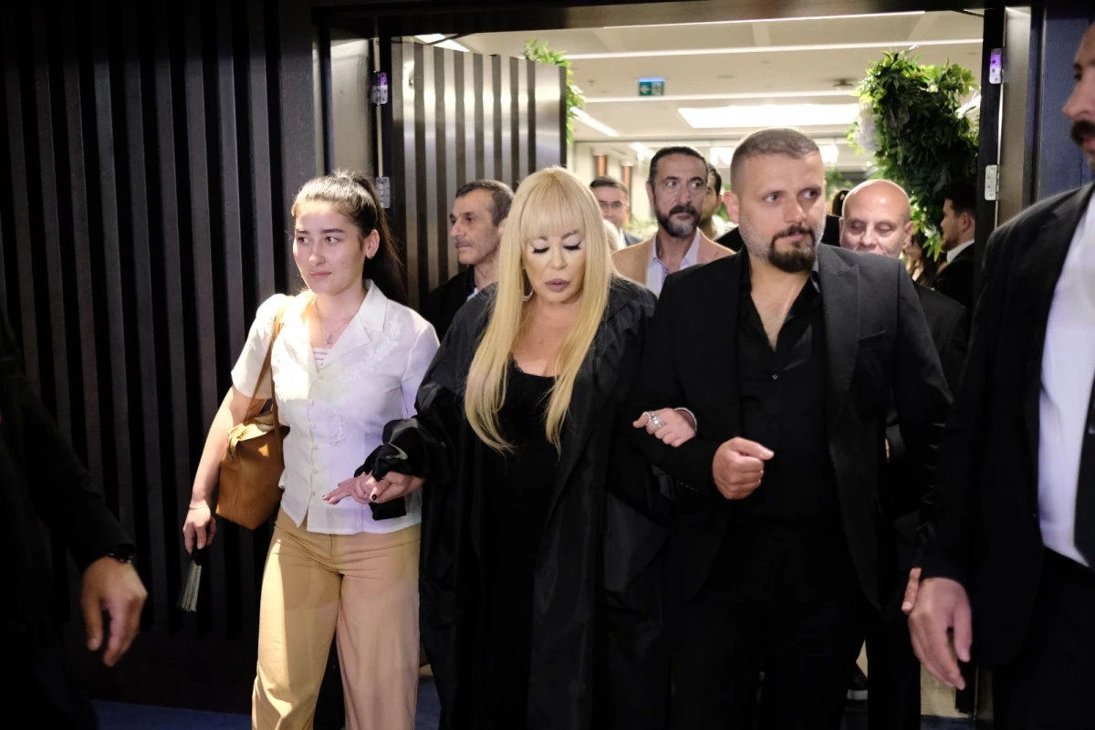 Zerrin Özer Sürpriz yaptı
