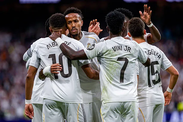 ريال مدريد يسحق فالنسيا برباعية مذهلة في الدوري الإسباني اليوم: مبابي يتألق بهدفين وألونسو يعزز الصدارة