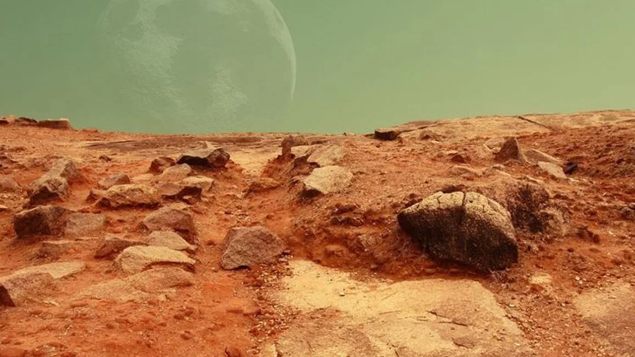 Mars’ın düşük enlemlerinde sıvı su kanıtları bulundu
